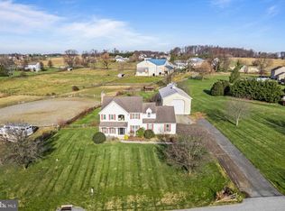 128 Farm View Dr, Oxford, PA 19363
