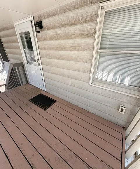 16 Forest Dr — Photo 3