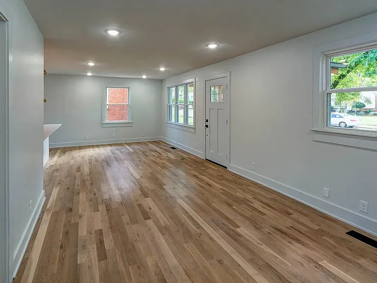 203 Berry St — Photo 7