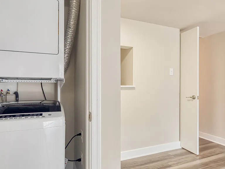 Stratford Hills Apartment and Townhomes — Photo 5