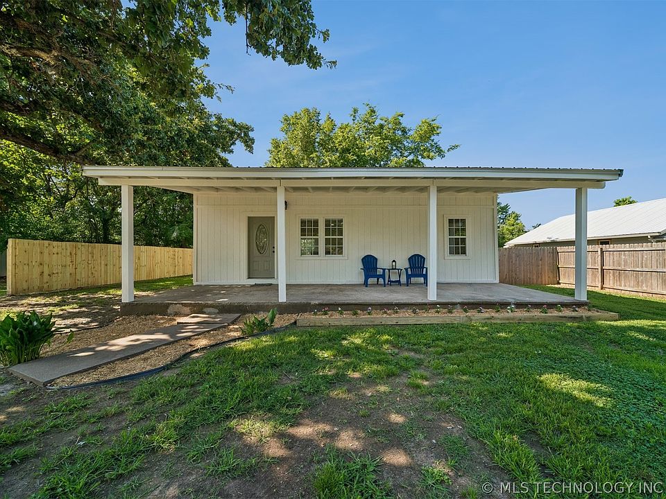 1st image of 137 W Cheyenne Ave
