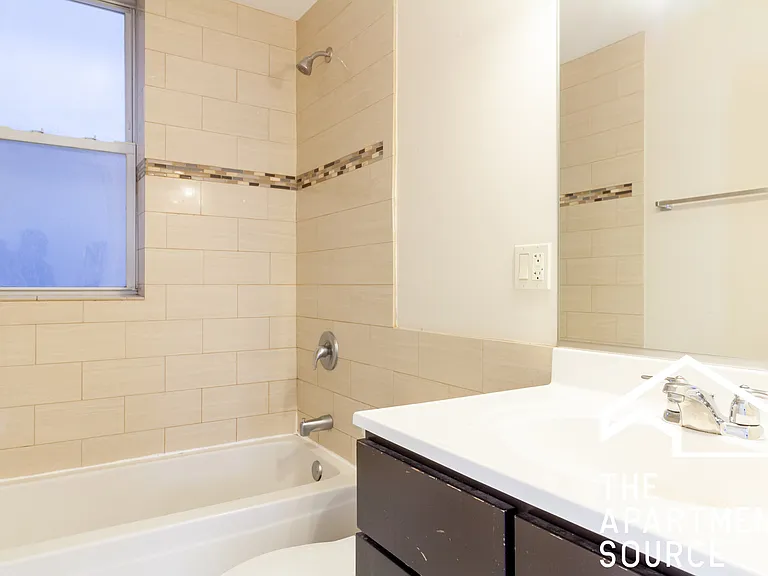 853 W Cornelia Ave #1N — Photo 14