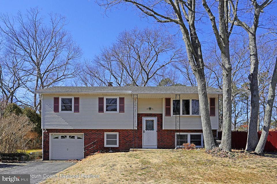 1st image of 10 Sunray Dr