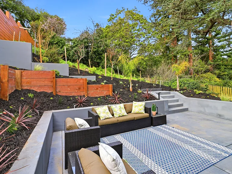 21 Cambridge Way — Photo 42