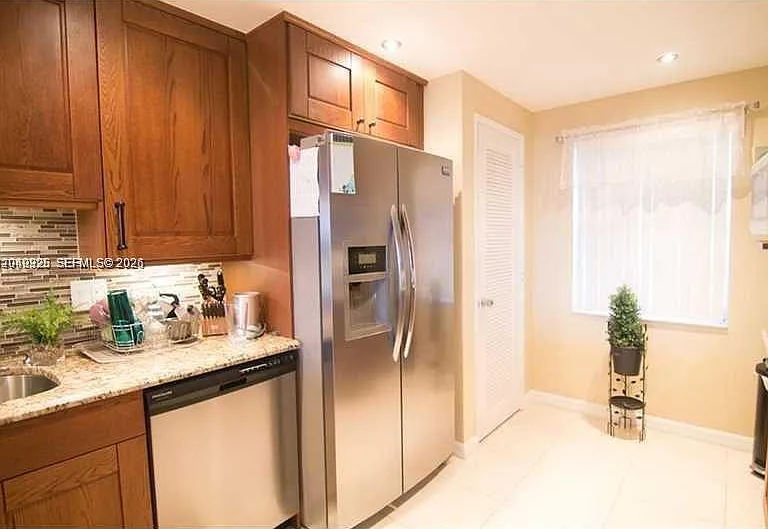 4030 W Palm Aire Dr #505 — Photo 2