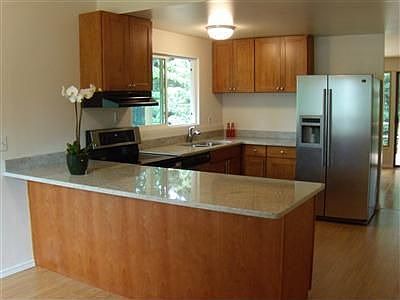 4th image of 10606 NE 18th St