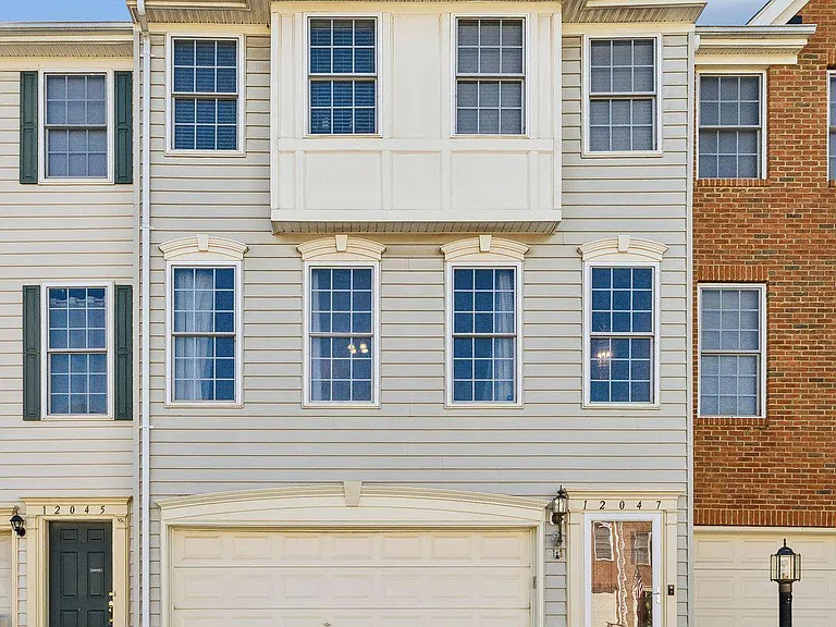 12047 Kemps Landing Cir — Photo 1