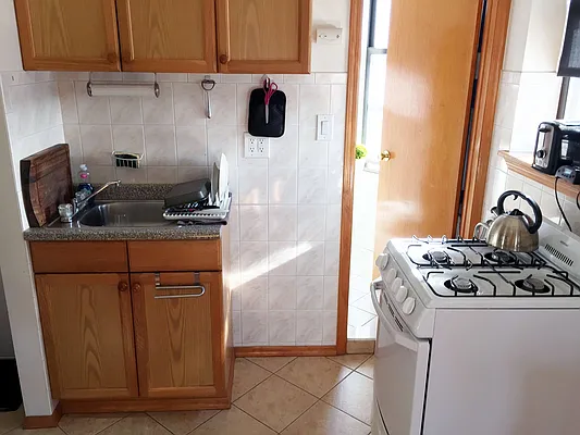 Rented by Warren T Real Estate Corp. | media 27