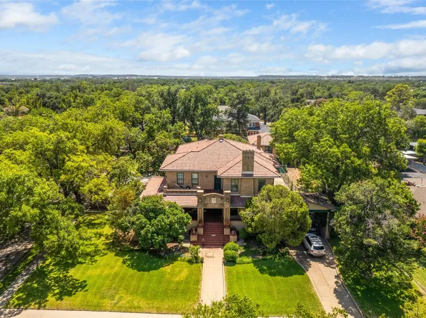 2111 Elizabeth Dr, Brownwood, TX 76801