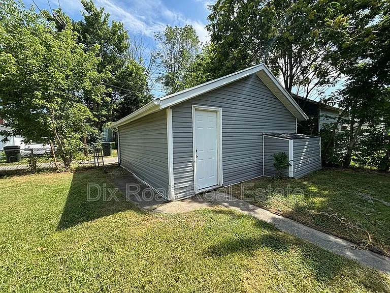 229 Bellaire Ave — Photo 5