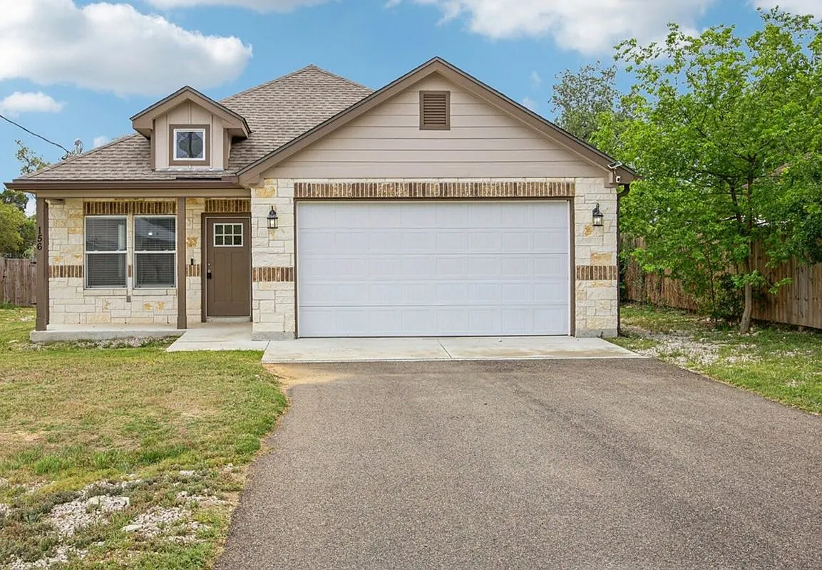 3 bed, 2.0 bath, 1493 sqft, $1,925 — Photo 1