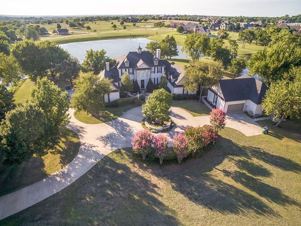 1st image of 120 Lakeside Dr