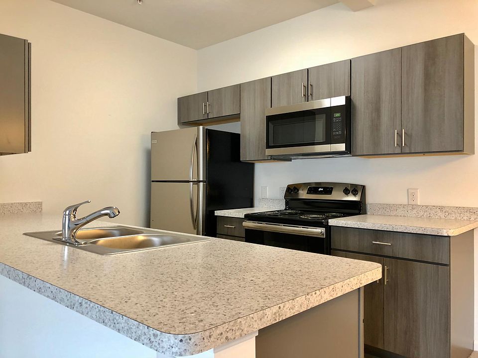 1st image of 601 Gethings Cir