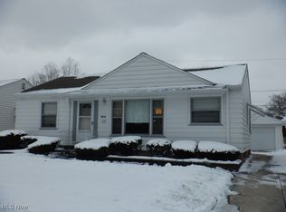 8905 Outlook Dr, Brooklyn, OH