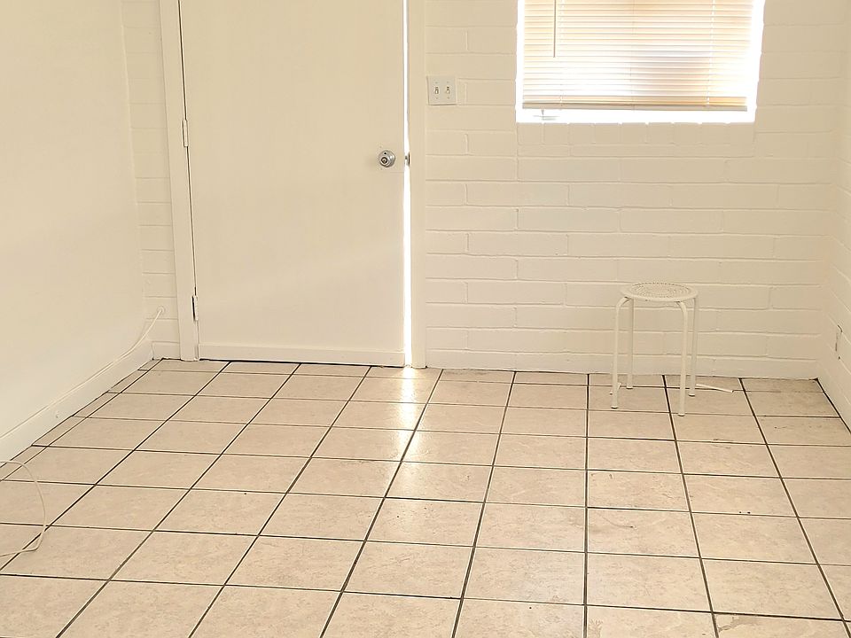 Entrance to the living area