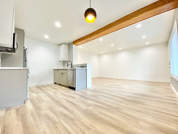 3rd image of 6352 Willoughby Ave #5