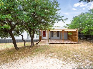 142 Oak Forest Ln, Lakehills, TX 78063