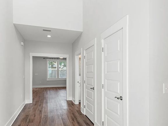 5th image of 1926 Bluewater Blvd