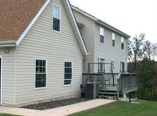 323 Country Club Rd, Abbottstown, PA 17301