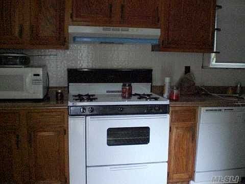 4th image of 55 E 11th St