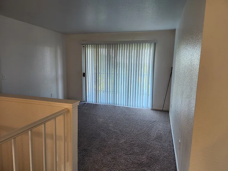River Knolls Apartment — Photo 51