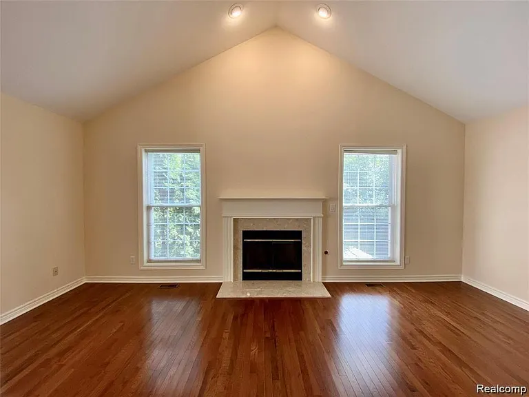 341 S Village Way — Photo 8