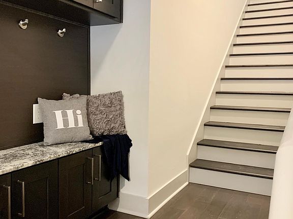 4th image of 5639 Belmont Ave #220