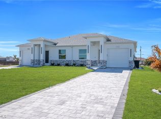 322/324 Poplar St, Lehigh Acres, FL 33974