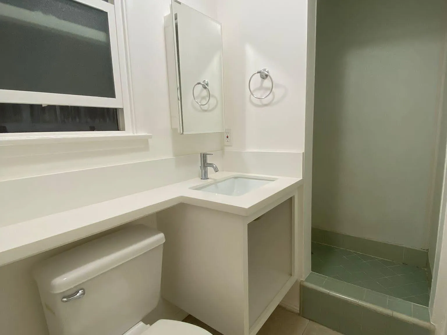 Studio, 400 sqft, $2,100 — Photo 4