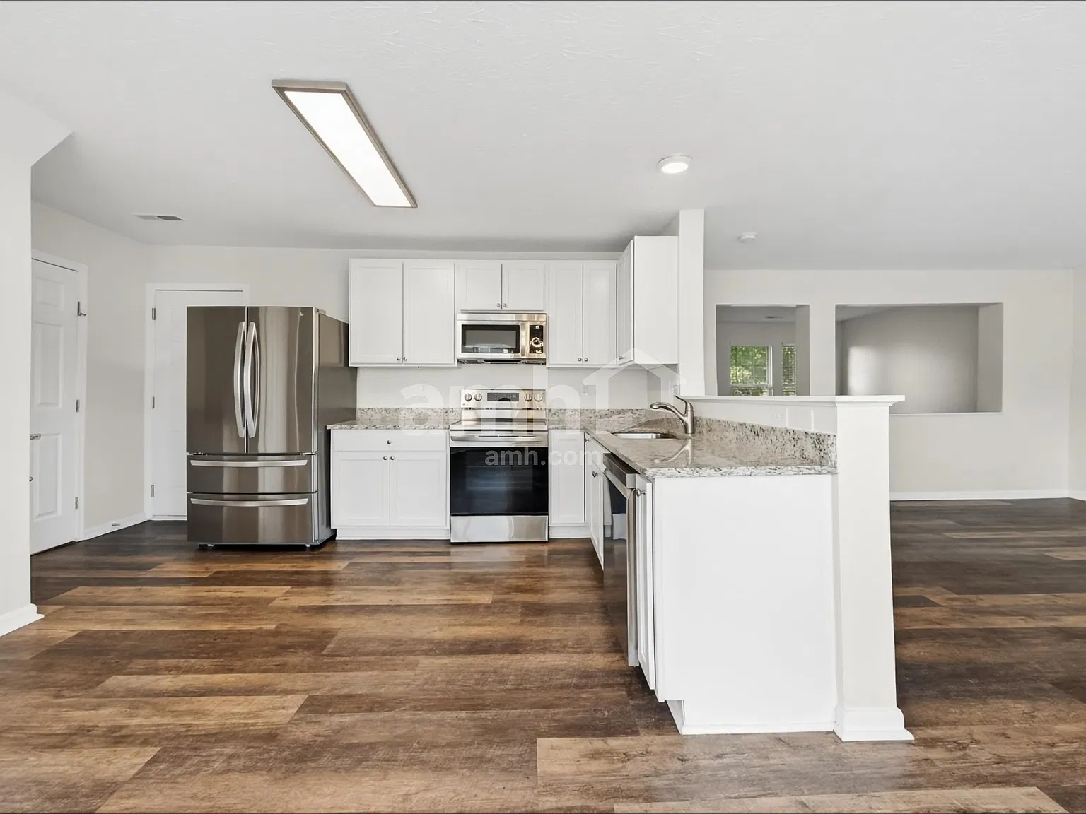 3 bed, 2.5 bath, 1740 sqft, $2,365 — Photo 3