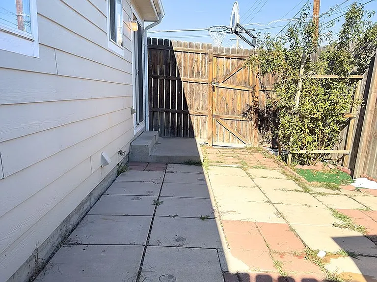 3033 W Custer Pl — Photo 21
