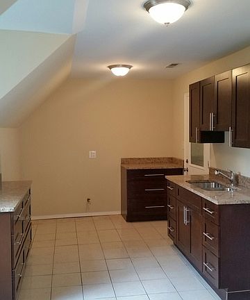3rd image of 714 N 14th Ave