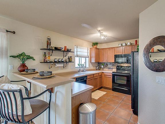 3rd image of 13153 W Clarendon Ave