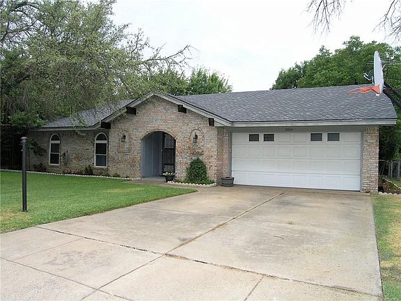 2nd image of 2904 Elsinor Dr