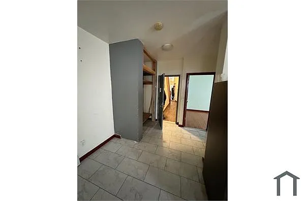 Building Photo - 1243 Morrison Ave #1R