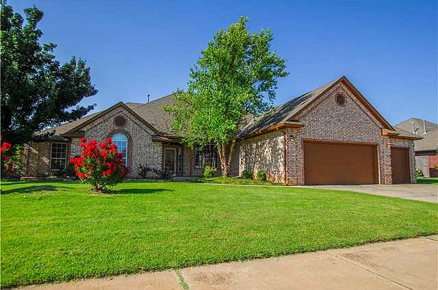 1st image of 1136 Camelot Dr