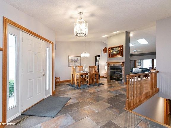 2nd image of 1711 Woodhaven Cir