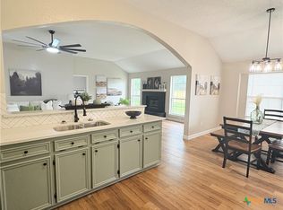 421 Arapaho Dr, Harker Heights, TX 76548