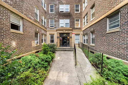 Avondale Apartments Photo 1