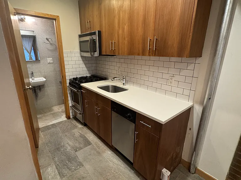 102 Bayard St #1R — Photo 3