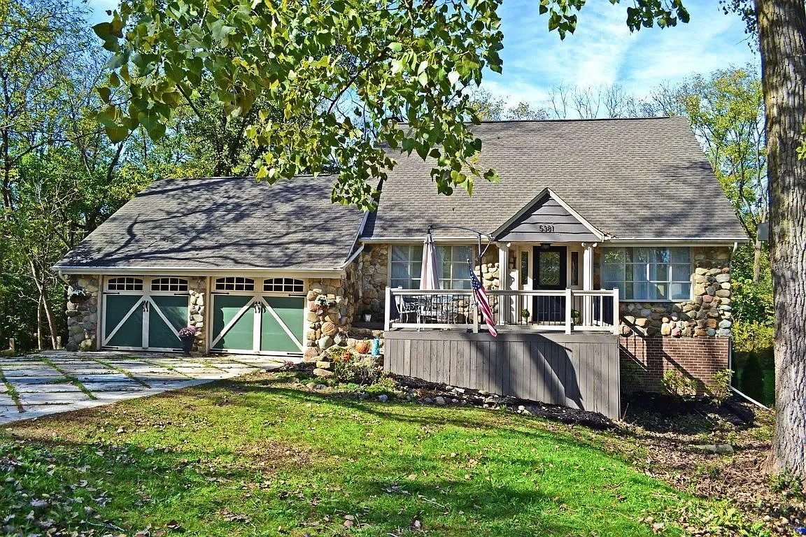 5381 Rocky Creek Dr photo 1