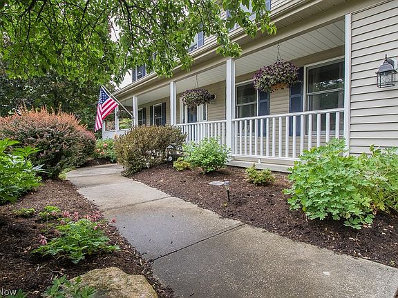 3rd image of 7633 Debonaire Dr