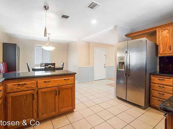 4th image of 3859 Arboleda St
