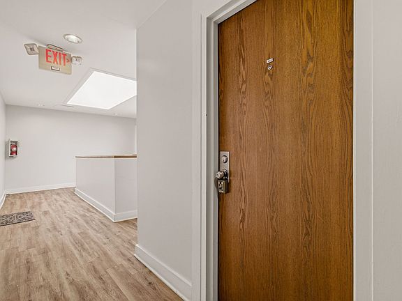 3rd image of 2305 18th St NW APT 403