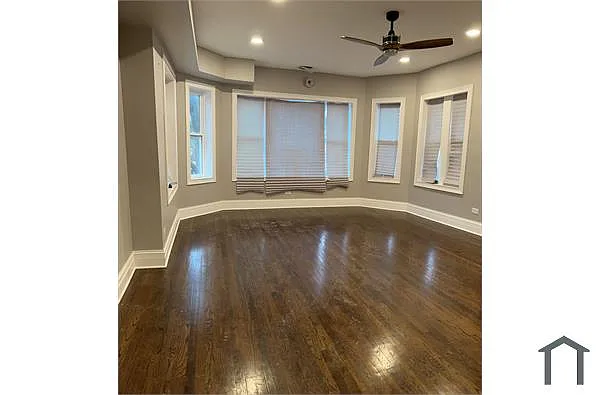 Building Photo - 8211 S Marshfield Ave #2