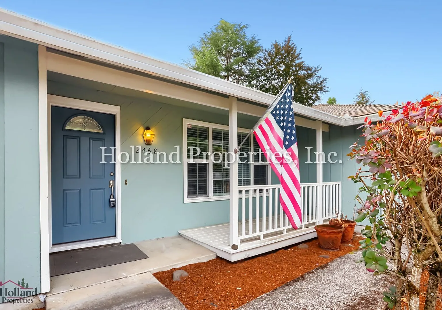 Stylish 3-Bedroom Hillsboro Home with A/C, Patio & Community Pool — Photo 2