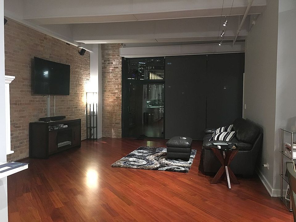 1st image of 400 W Ontario St APT 704