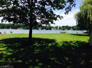 90370 Bluff Dr, Marcellus, MI