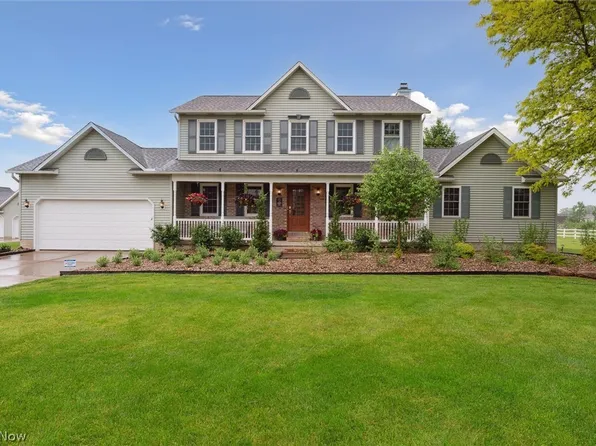 17740 Harvest Ln, Grafton, OH 44044