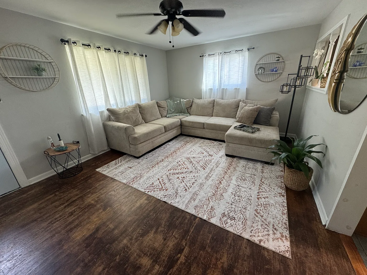 2 bed, 838 sqft, $2,000 — Photo 4